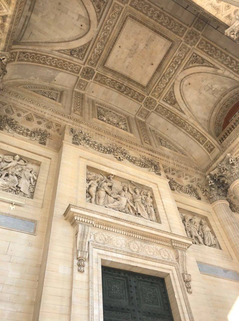 Detalhe do teto de entradaa do Panthéon de Paris